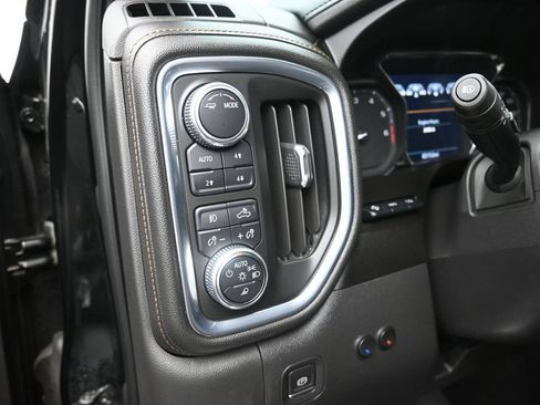 Used 2021 GMC Sierra 1500 AT4 w/ AT4 Premium Package AWD/4WD image 13