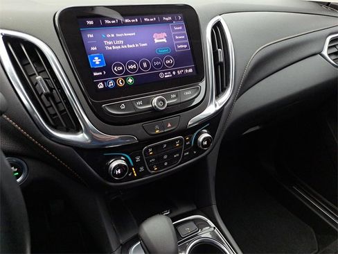 Used 2023 Chevrolet Equinox Premier image 13