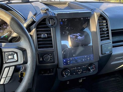 Used 2022 Ford F250 XL w/ Power Equipment Group image 9