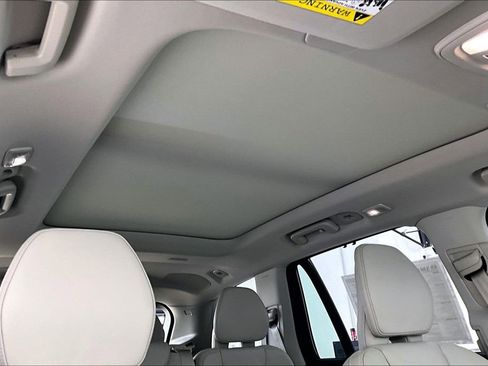 New 2026 Volvo XC90 T8 Ultra w/ Protection Package Premier image 32