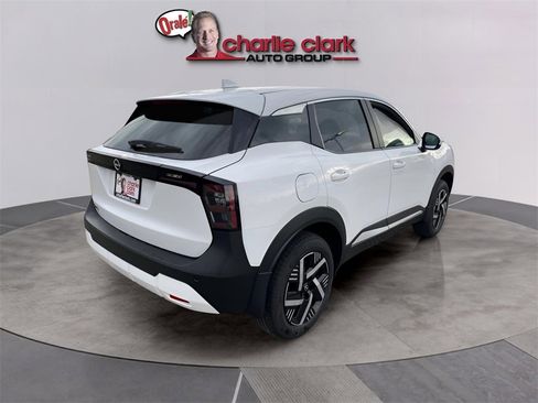 New 2026 Nissan Kicks SV image 5