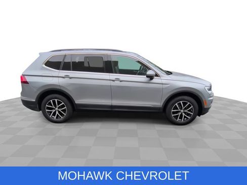 Used 2021 Volkswagen Tiguan SE FWD image 9