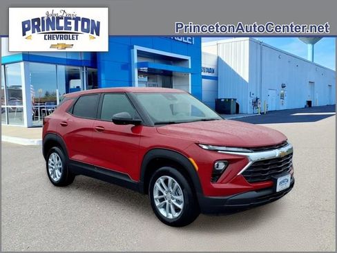New 2026 Chevrolet TrailBlazer LS w/ LS Convenience Package AWD/4WD image 1
