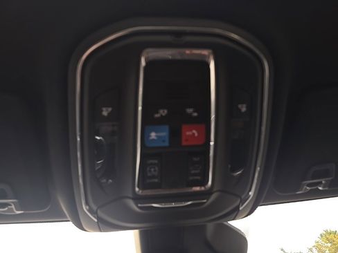 New 2025 Jeep Grand Cherokee 4WD image 32