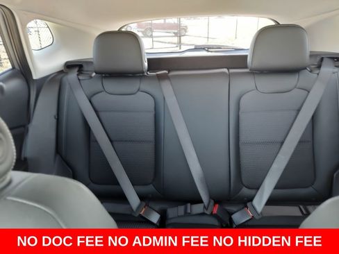 Used 2025 Chevrolet Trax LT w/ LT Convenience Package FWD image 23
