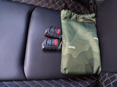 Used 2023 Jeep Wrangler Unlimited Sahara image 22