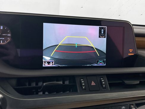 Used 2019 Lexus ES 300h image 14