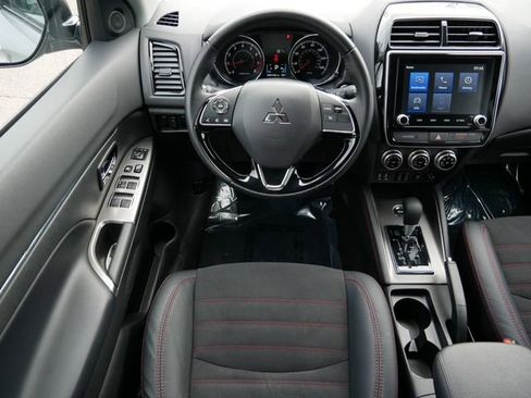 Used 2023 Mitsubishi Outlander Sport SE image 12