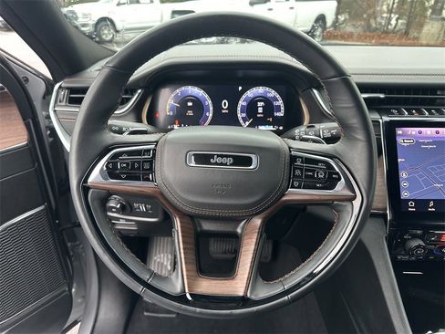 Certified 2025 Jeep Grand Cherokee Summit image 11