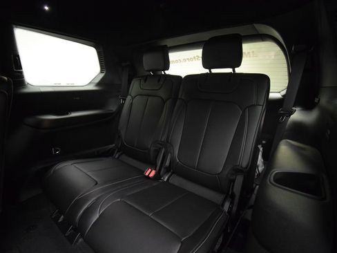 New 2026 Jeep Grand Cherokee L Limited AWD/4WD image 38