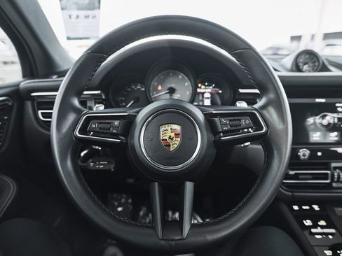 Used 2022 Porsche Macan S AWD/4WD image 36