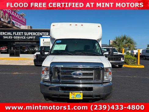 Used 2019 Ford E-350 and Econoline 350 Super Duty RWD image 3