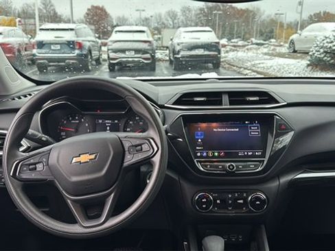 Used 2022 Chevrolet TrailBlazer LT w/ Convenience Package image 12