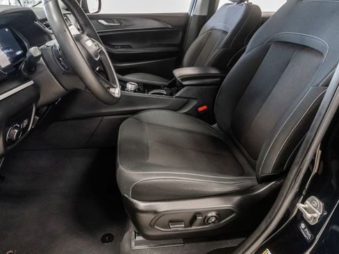 Used 2023 Jeep Grand Cherokee Laredo AWD/4WD image 10