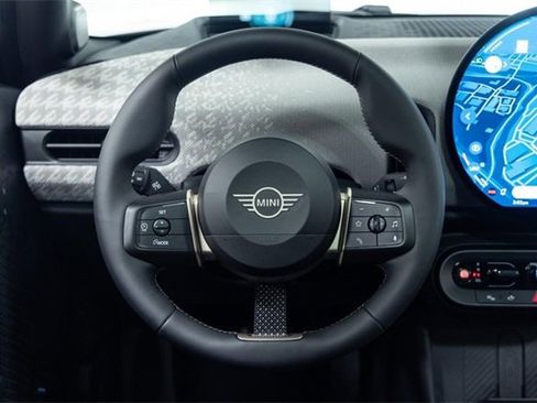 Certified 2025 MINI Cooper 2-Door Hardtop image 16