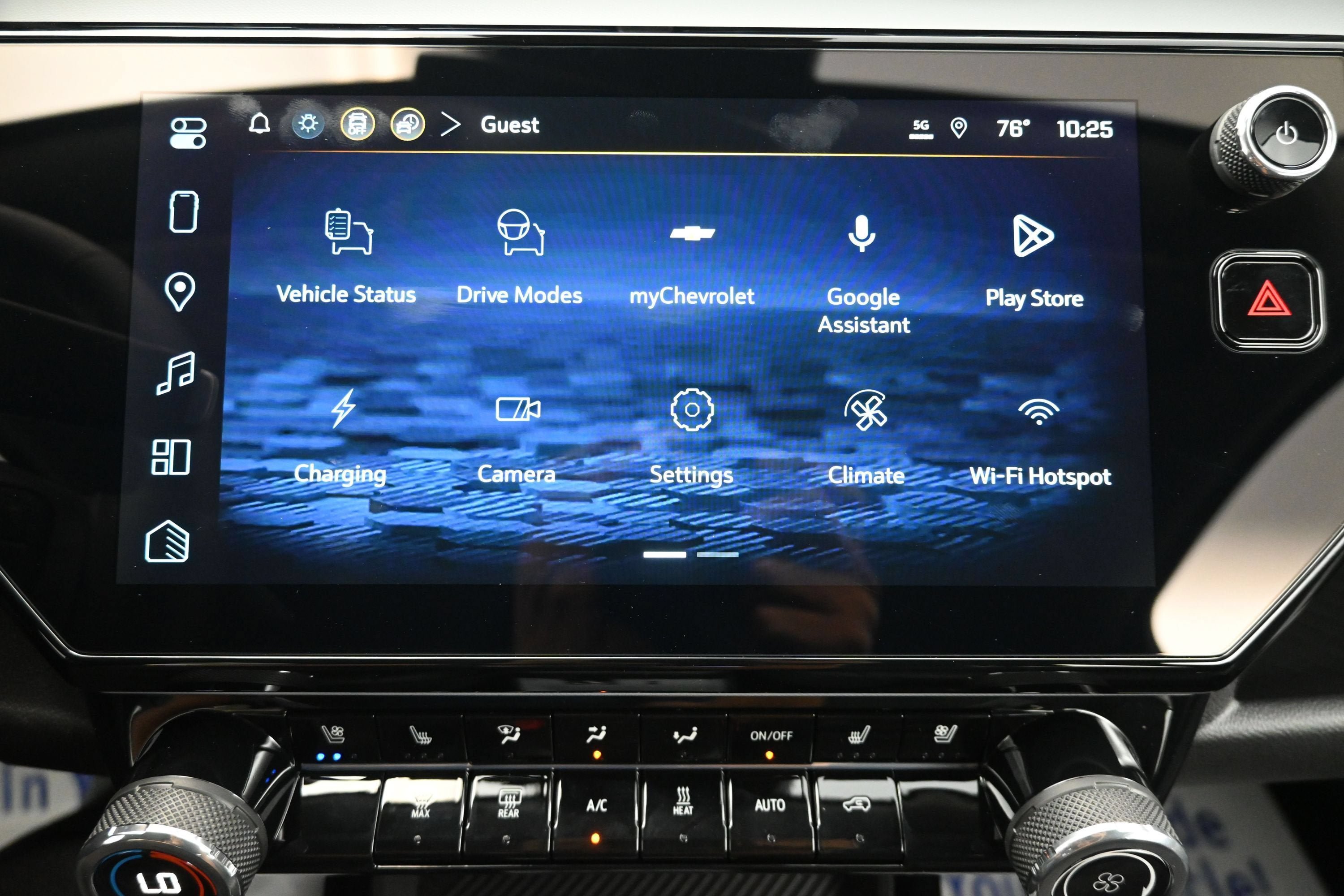 New 2027 Chevrolet Bolt LT w/ Comfort Package FWD image 16