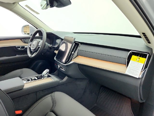 New 2026 Volvo XC90 B6 Plus w/ Protection Package Premier AWD/4WD image 17