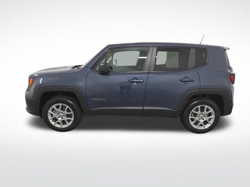Used 2023 Jeep Renegade Latitude image 2