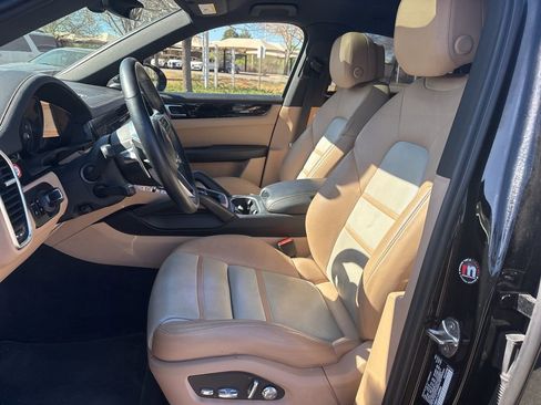 Used 2020 Porsche Cayenne S image 10
