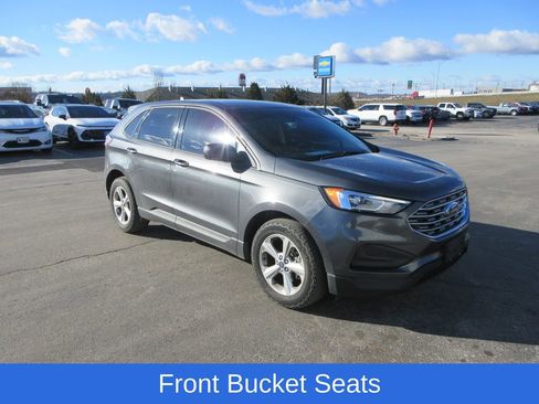 Used 2019 Ford Edge SE image 2