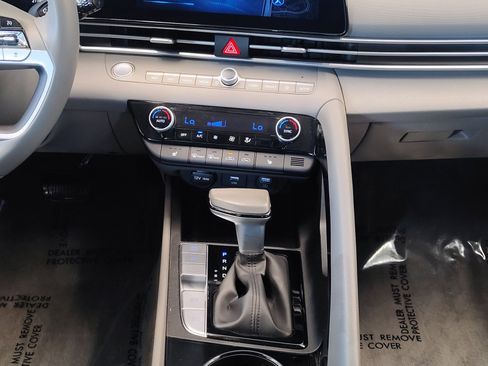 Used 2023 Hyundai Elantra SEL w/ Convenience Package FWD image 22