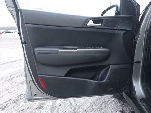 Used 2022 Kia Sportage LX image 13