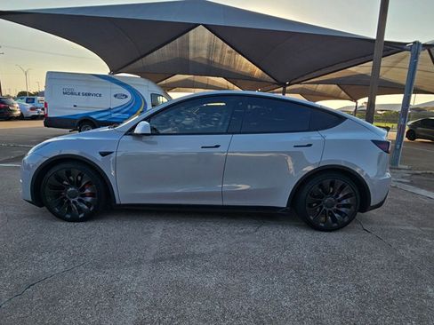 Used 2022 Tesla Model Y Performance image 9