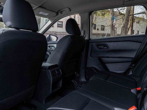 Certified 2024 Nissan Rogue S image 23