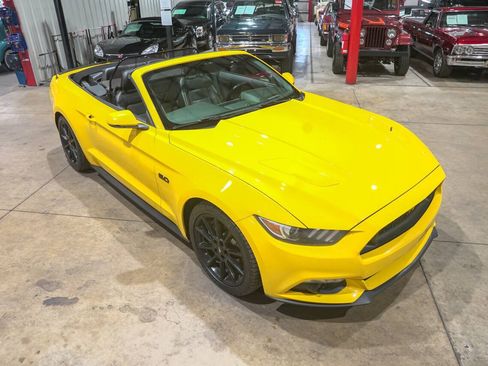 Used 2016 Ford Mustang GT Premium w/ Equipment Group 401A RWD image 14