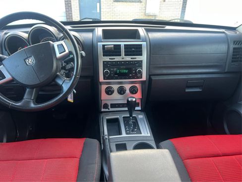 Used 2007 Dodge Nitro R/T RWD image 16
