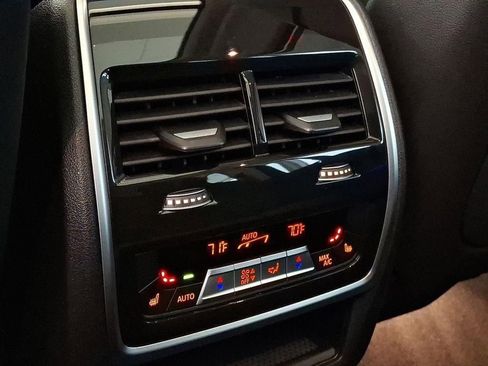 Certified 2025 BMW X7 xDrive40i image 12