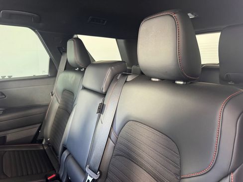Used 2026 Nissan Pathfinder Rock Creek AWD/4WD image 10