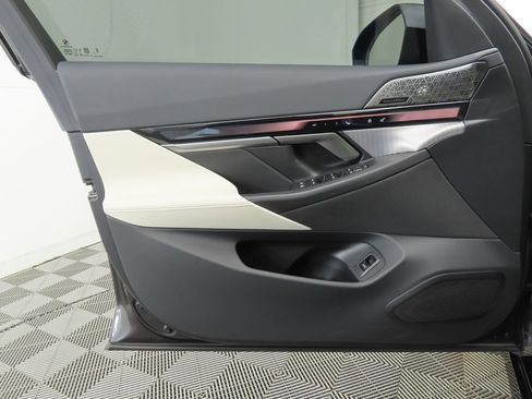 Certified 2024 BMW i5 eDrive40i w/ Executive Package image 24