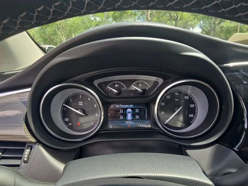 Used 2020 Buick Envision Essence FWD image 16