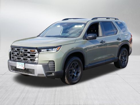 Used 2026 Honda Pilot TrailSport image 3