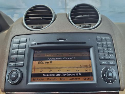 Used 2011 Mercedes-Benz ML 350 BlueTEC 4MATIC image 24