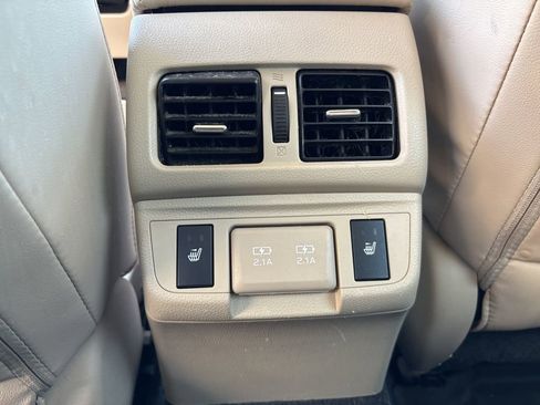 Used 2019 Subaru Outback 2.5i Limited w/ Popular Package #2 AWD/4WD image 9