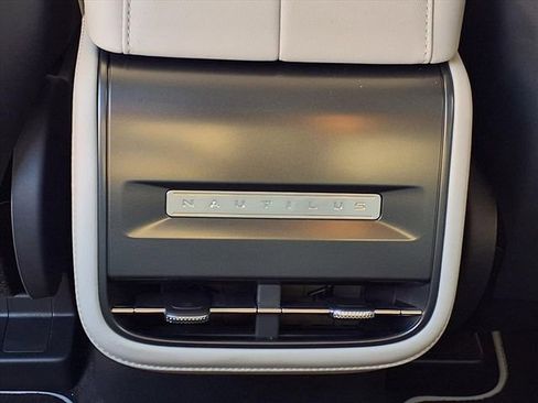 New 2026 Lincoln Nautilus Premier image 11