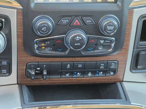 Used 2016 RAM 1500 Laramie w/ Convenience Group AWD/4WD image 19
