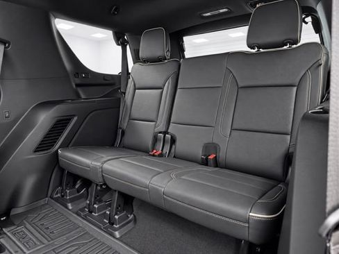 Used 2025 GMC Yukon Elevation w/ Elevation Premium Package AWD/4WD image 27