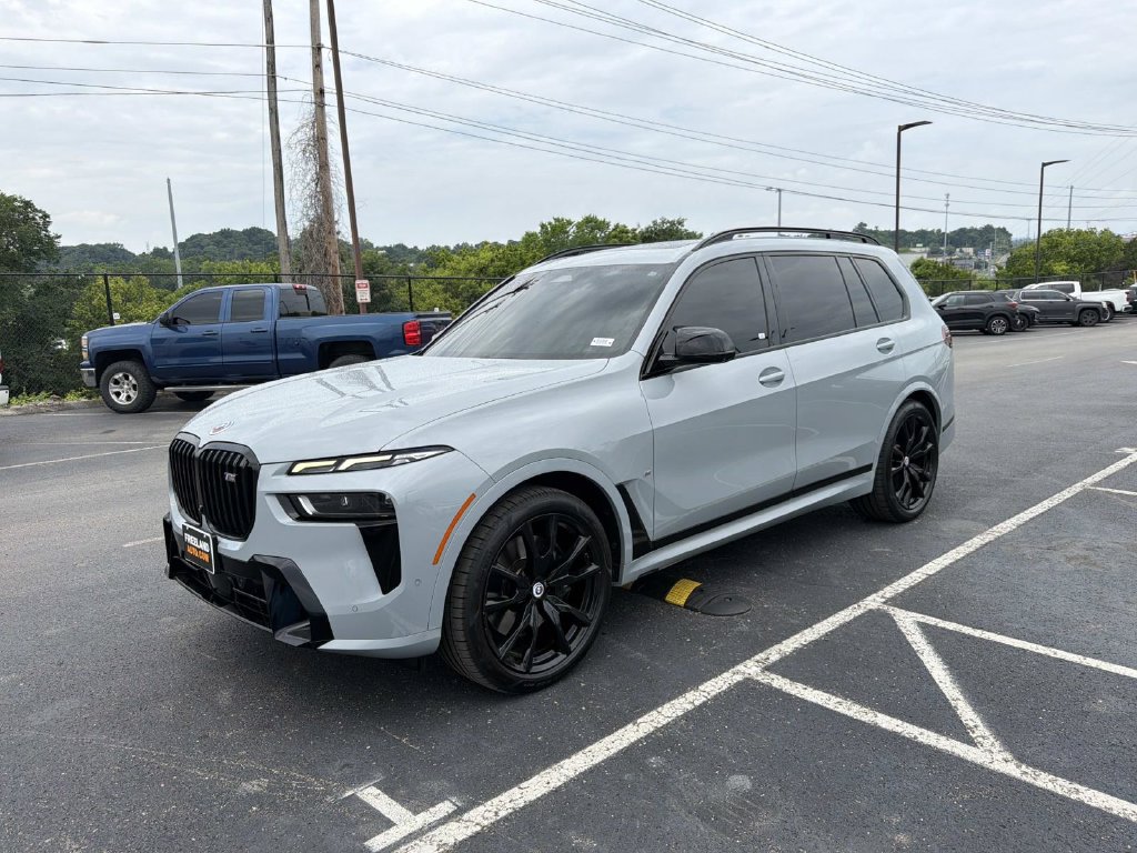 Used 2023 BMW X7 M60i w/ Executive Package AWD/4WD image 7