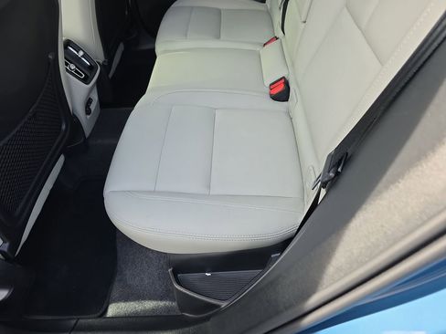 Used 2025 Volvo XC40 B5 Plus w/ Protection Package Premier image 18