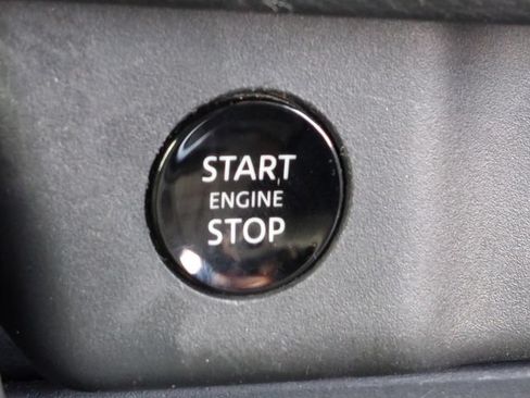Used 2024 Nissan Rogue SV AWD/4WD image 27
