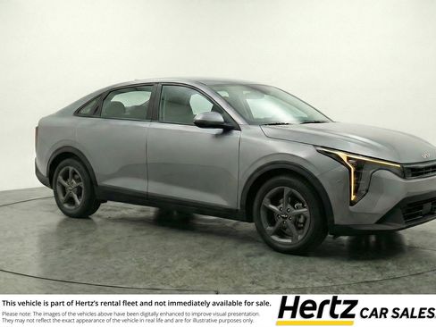 Used 2025 Kia K4 LXS image 1