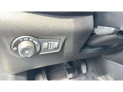 Used 2025 Jeep Compass Limited w/ Elite Group AWD/4WD image 22