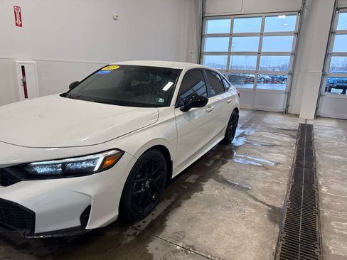 Certified 2025 Honda Civic Sport image 2