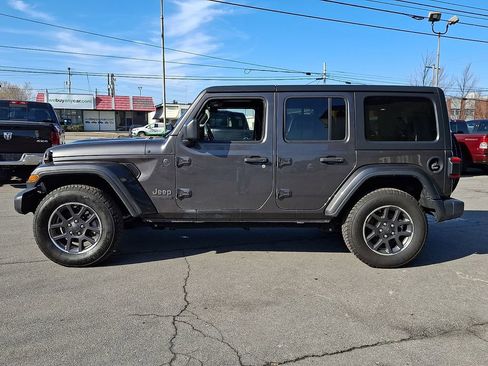 Used 2021 Jeep Wrangler Unlimited Sport AWD/4WD image 9