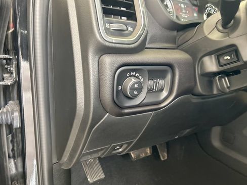 Used 2023 RAM 2500 Laramie AWD/4WD image 40