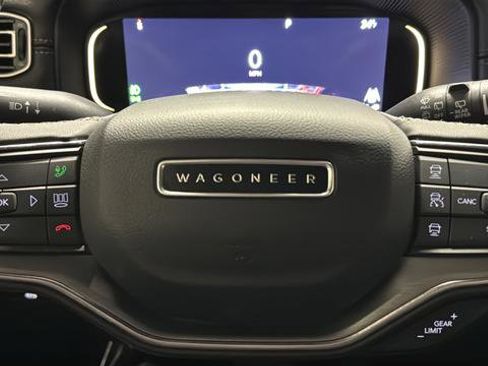 Used 2024 Jeep Wagoneer Series II image 16