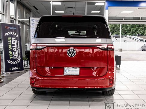 Used 2025 Volkswagen ID. Buzz Pro S RWD image 13